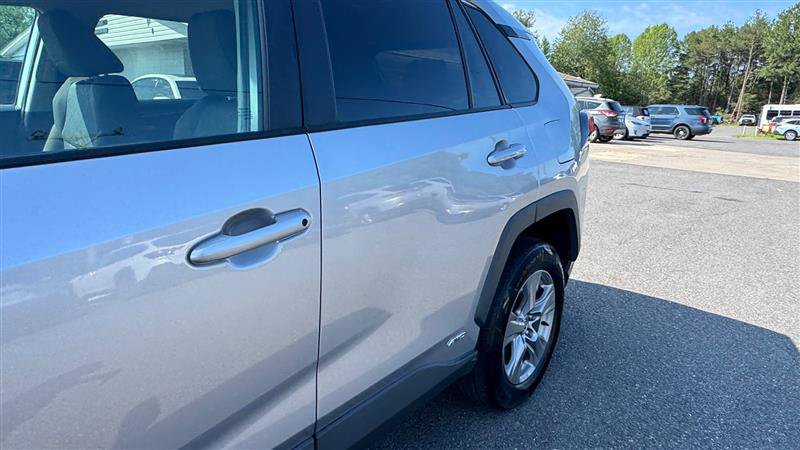 Used 2022 Toyota RAV4 XLE w/ Convenience Package AWD/4WD image 14