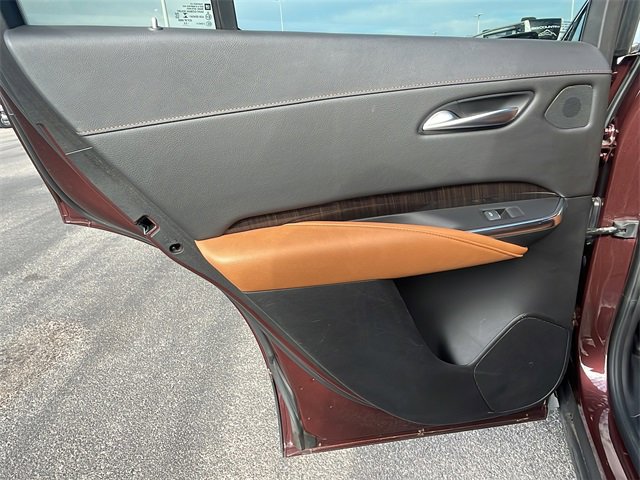 Used 2023 Cadillac XT4 Premium Luxury w/ Technology Package image 17