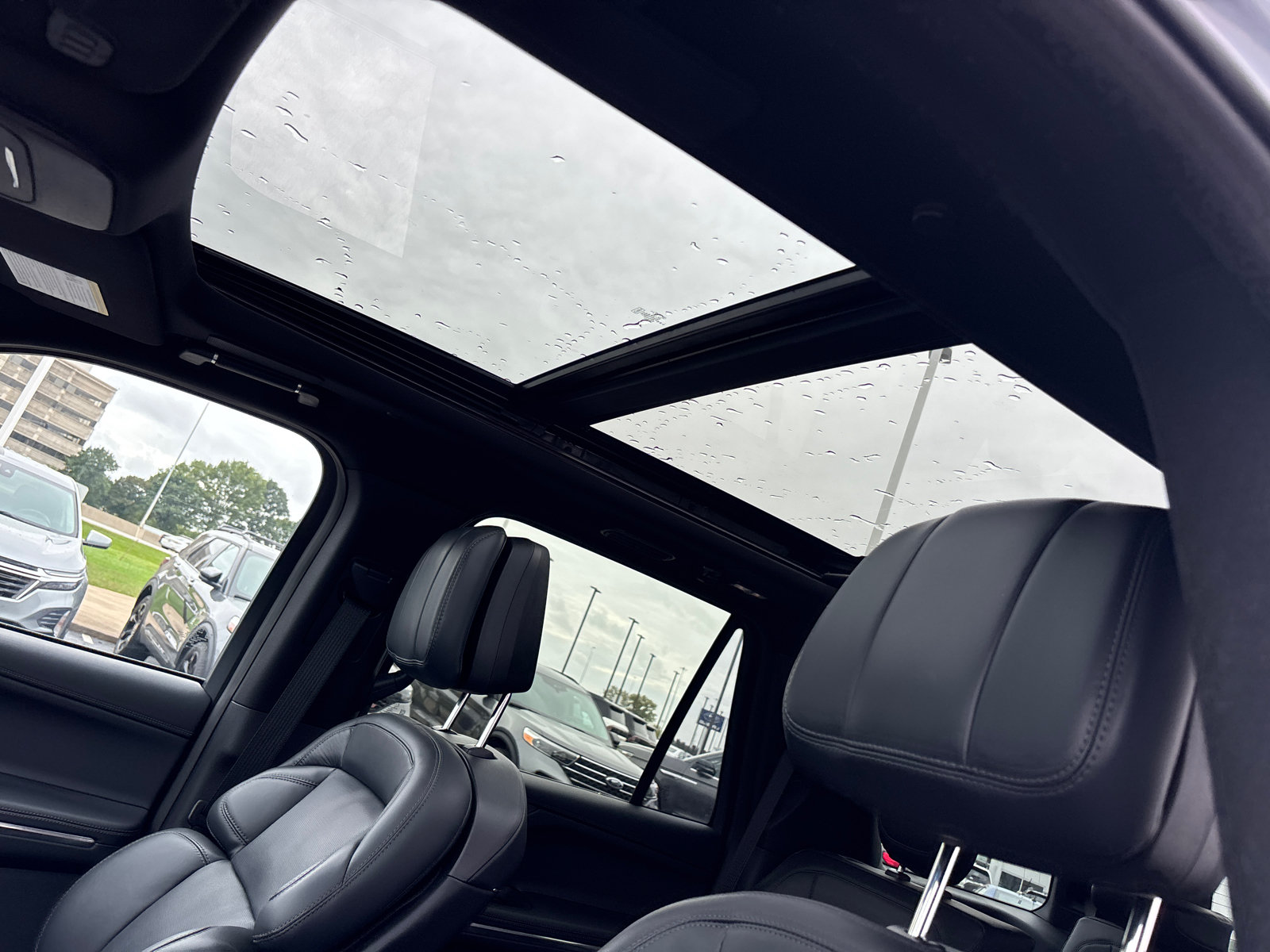 New 2026 Lincoln Navigator Reserve w/ Jet Appearance Package AWD/4WD image 24