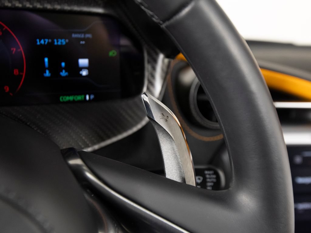 Used 2024 McLaren 750S Spider RWD image 20