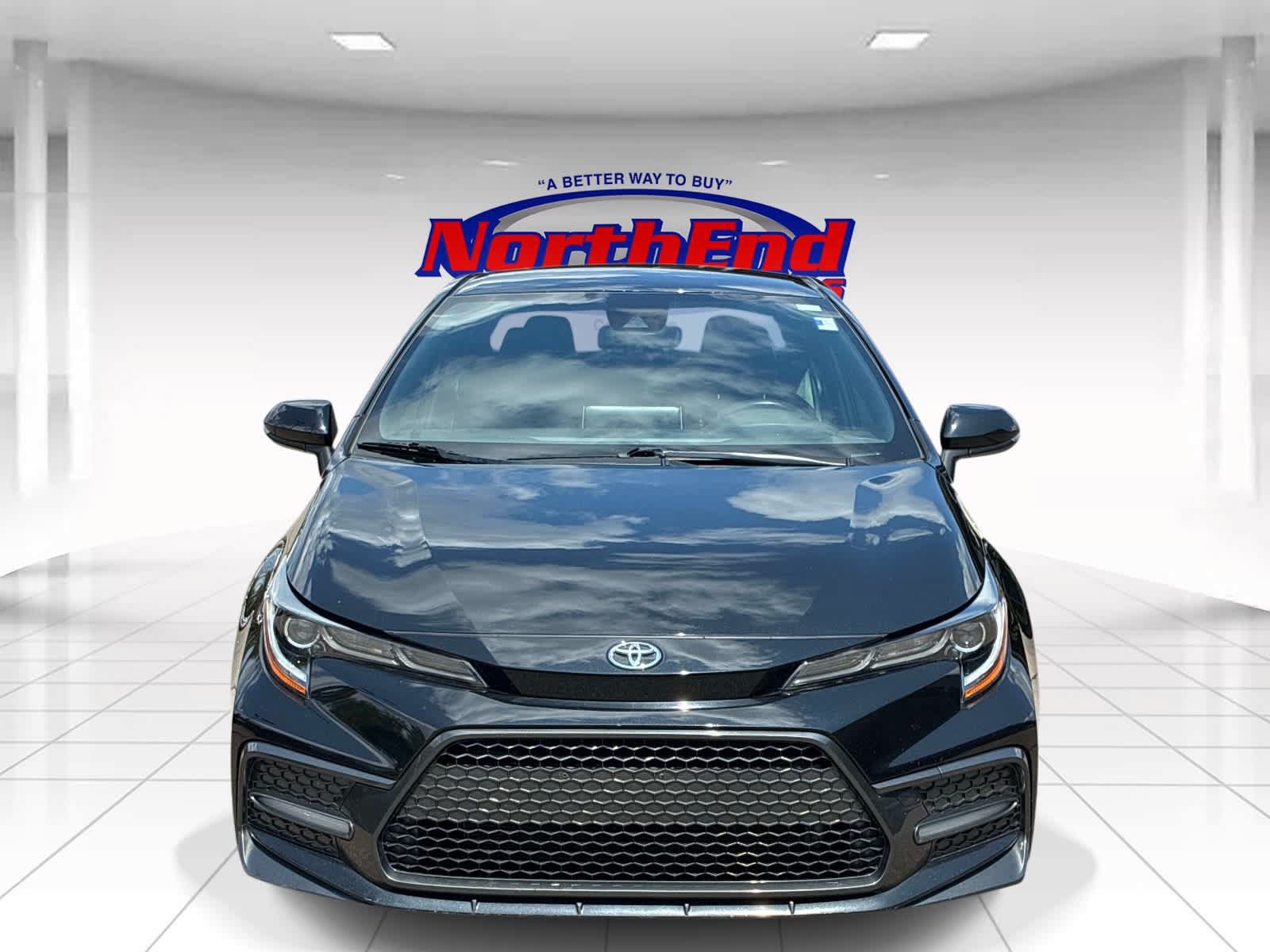 Used 2021 Toyota Corolla SE w/ Carpet Mat Package (TMS) FWD image 2