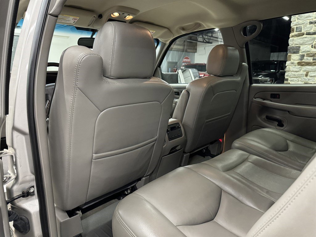 Used 2005 GMC Sierra 3500 SLT w/ Heavy-Duty Power Package AWD/4WD image 27