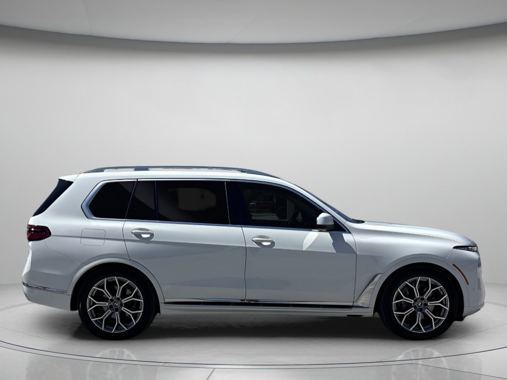Used 2025 BMW X7 xDrive40i image 2