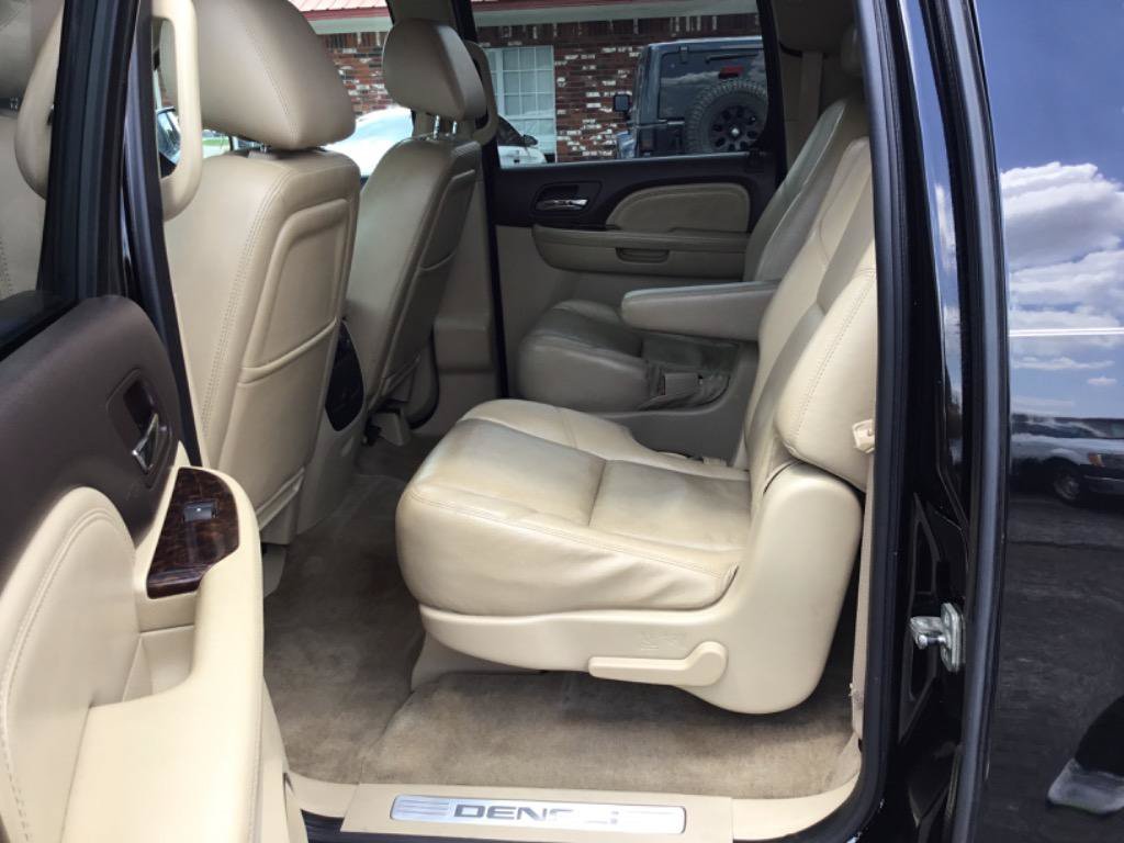 Used 2010 GMC Yukon XL Denali AWD/4WD image 32