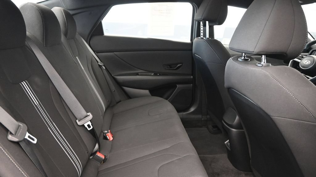 Certified 2025 Hyundai Elantra Sport FWD image 13