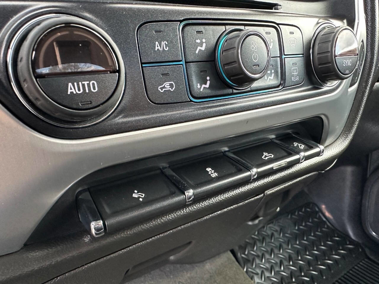 Used 2017 GMC Sierra 1500 SLT w/ SLT Premium Package image 25