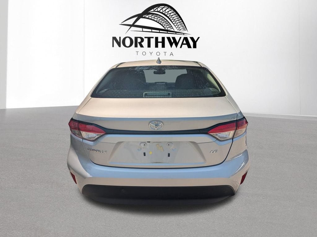 Used 2024 Toyota Corolla LE FWD image 4