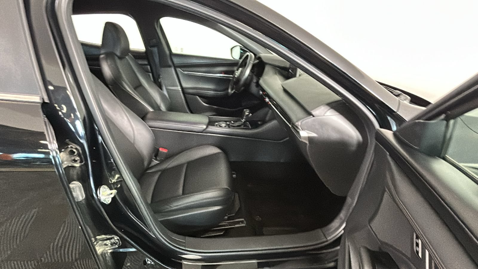 Used 2025 MAZDA MAZDA3 s Sport FWD image 34