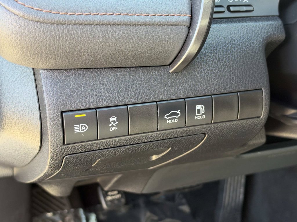 Used 2019 Toyota Camry LE FWD image 22
