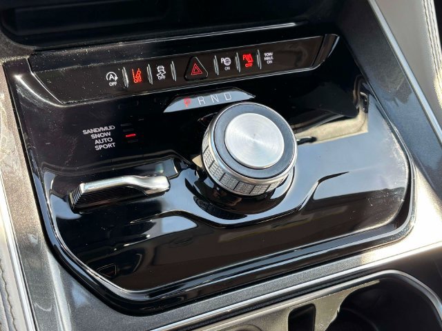 Used 2023 Jeep Wagoneer 4WD w/ Convenience Group I image 25