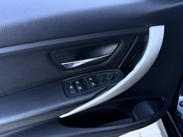 Used 2014 BMW 320i Sedan RWD image 19