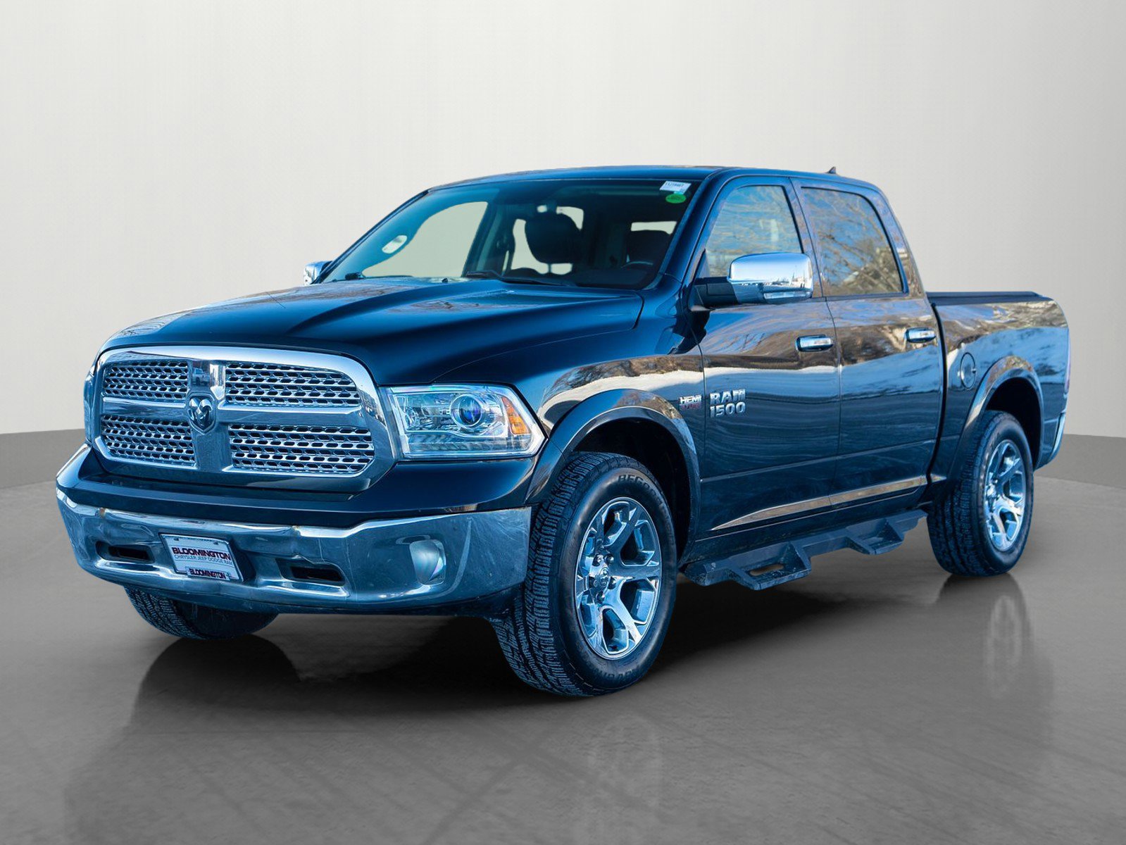 Used 2016 RAM 1500 Laramie w/ Convenience Group image 3