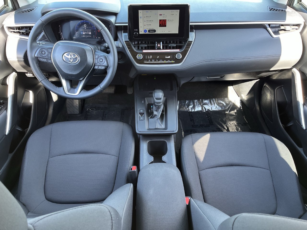 Used 2026 Toyota Corolla Cross LE FWD image 9