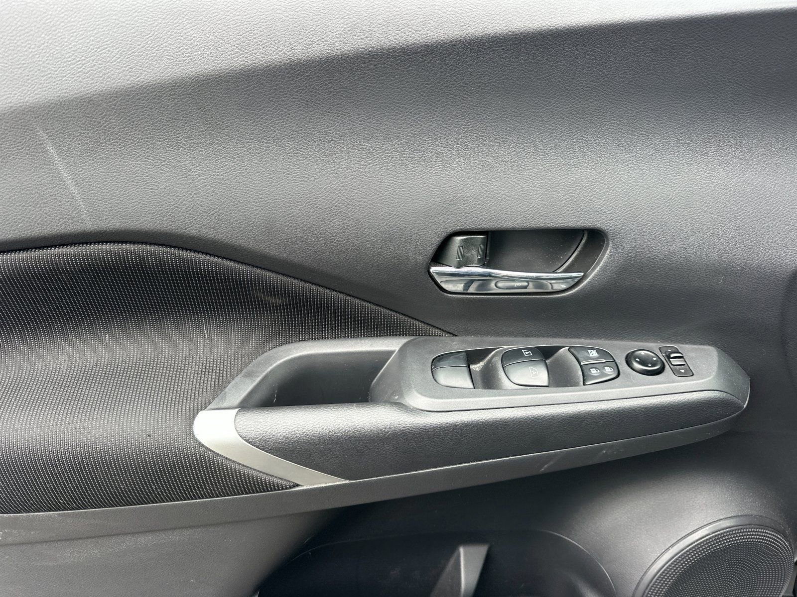 Used 2023 Nissan Kicks SV FWD image 11