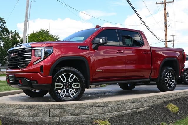 Used 2024 GMC Sierra 1500 AT4 w/ AT4 Premium Package AWD/4WD image 1