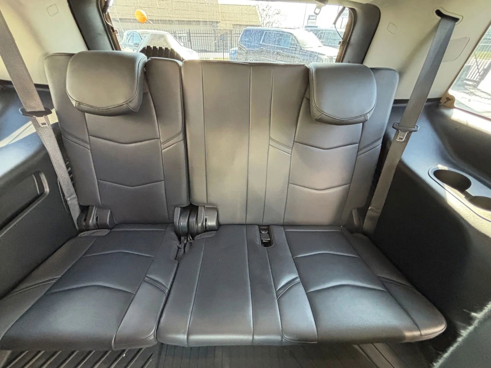 Used 2020 Cadillac Escalade Premium Luxury image 40
