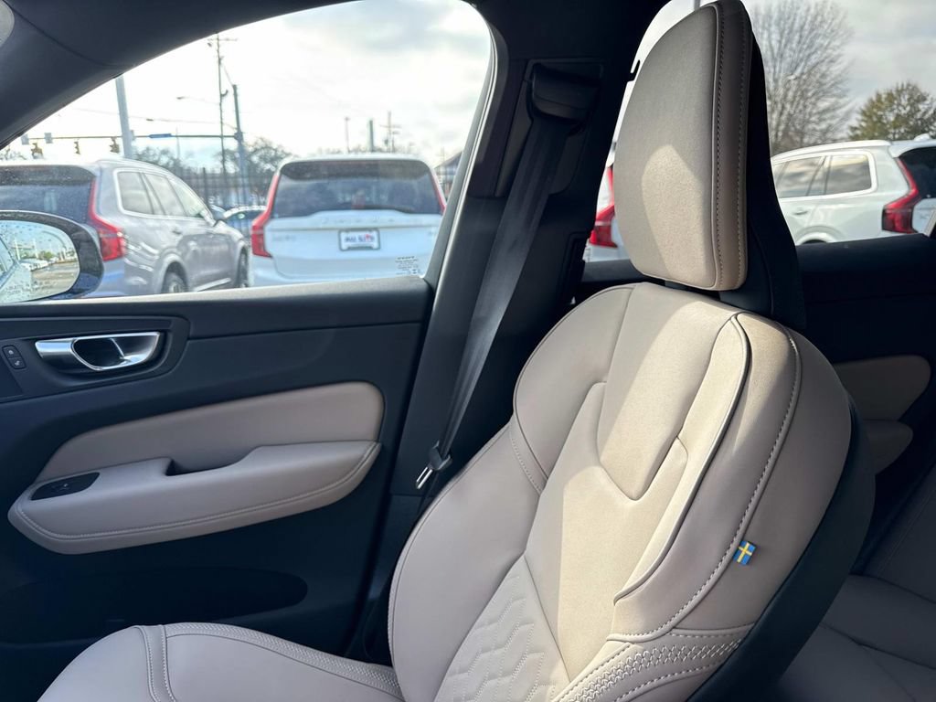 New 2026 Volvo XC60 B5 Core AWD/4WD image 21