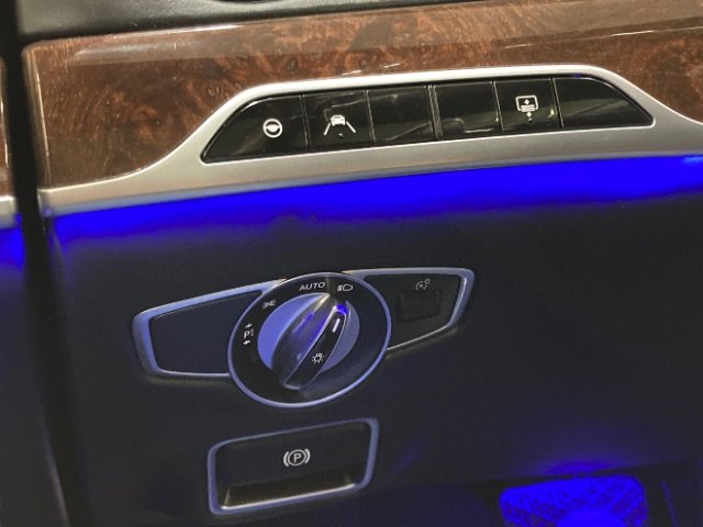 Used 2018 Mercedes-Benz S 560 4MATIC Sedan image 28