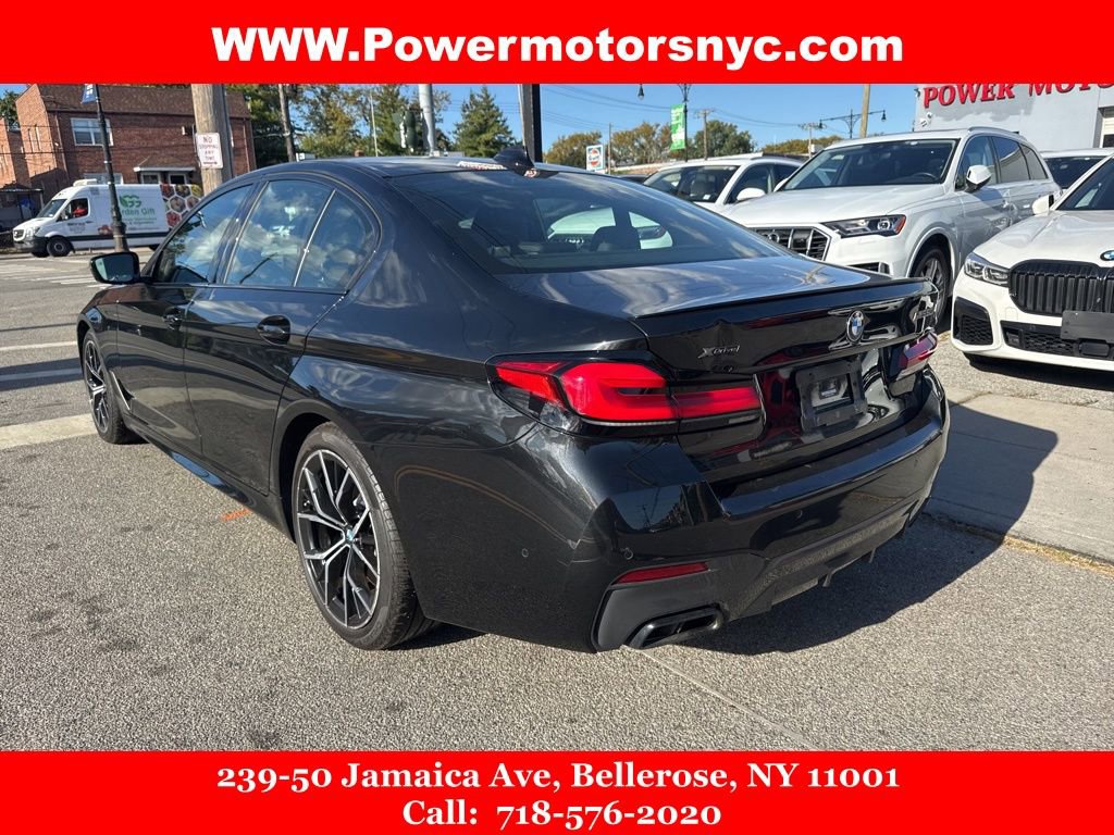 Used 2022 BMW M550i xDrive M550i xDrive w/ Executive Package image 3
