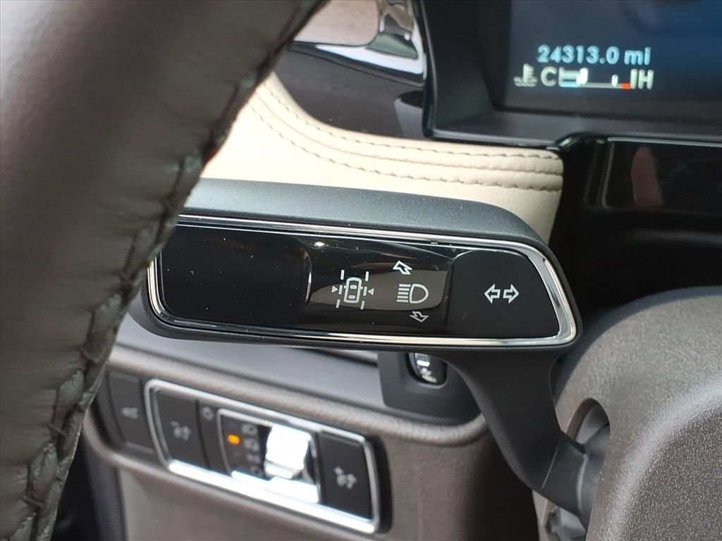 Used 2023 Lincoln Corsair Reserve image 17