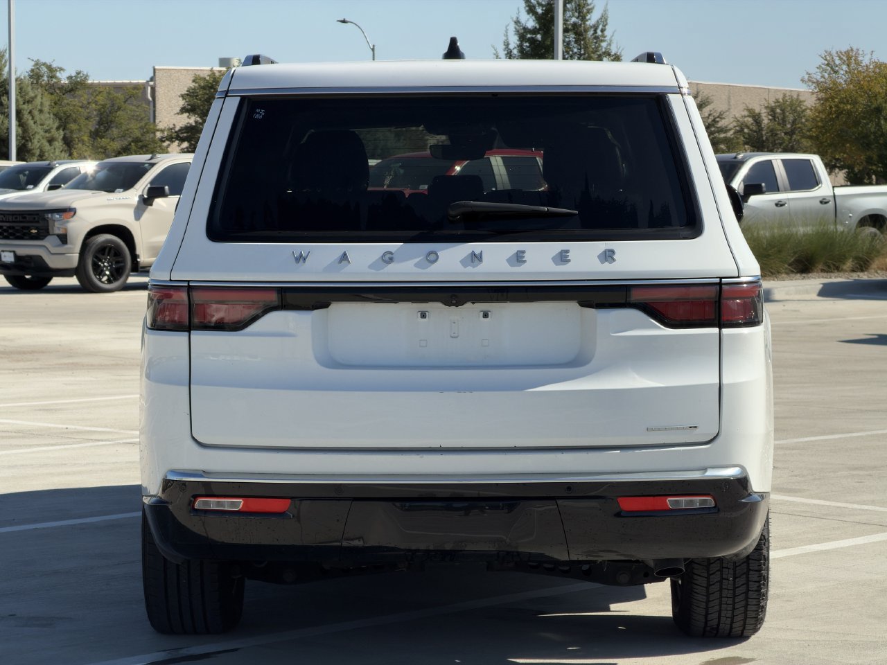 Used 2024 Jeep Wagoneer L Series II AWD/4WD image 5