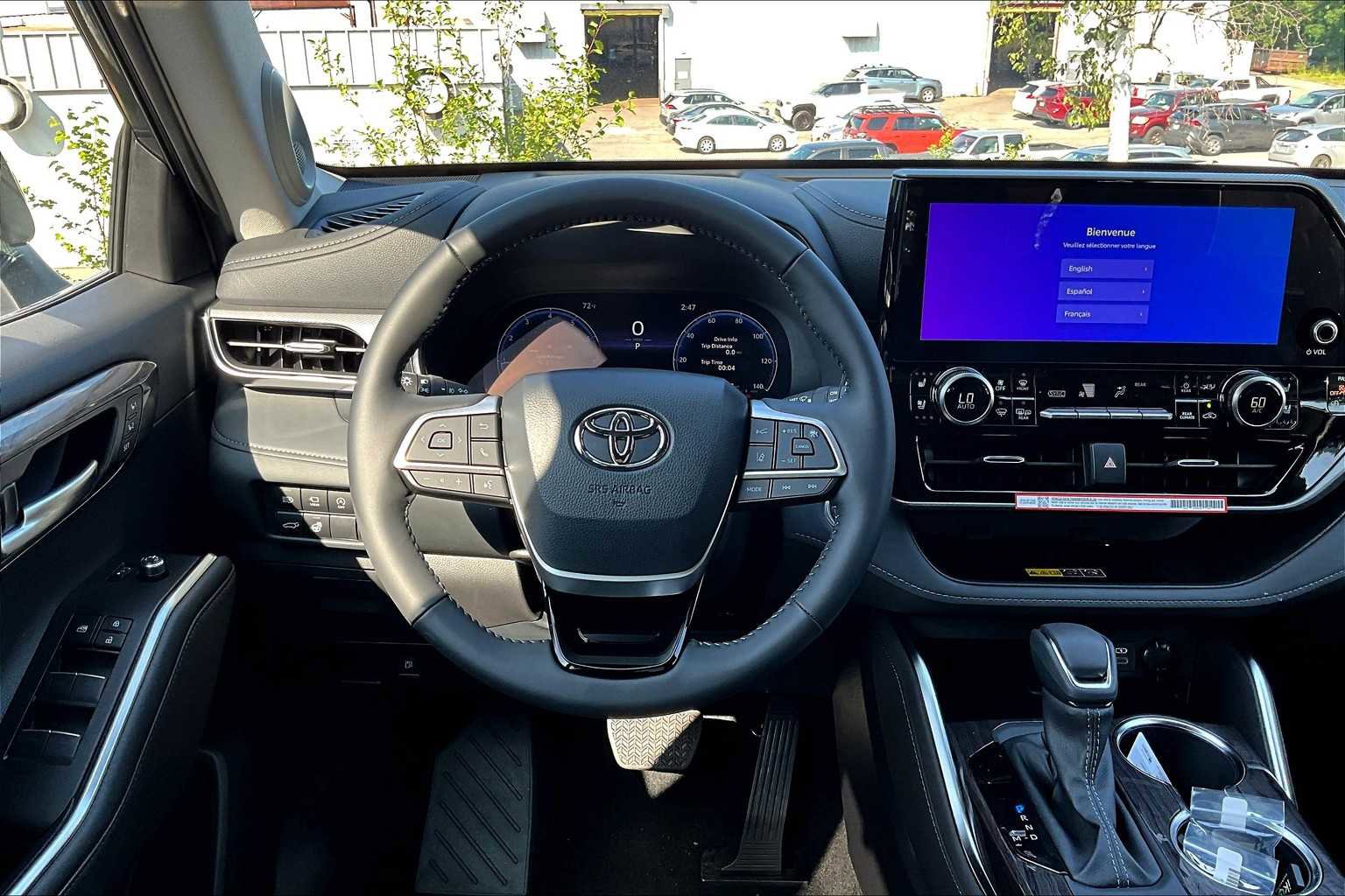Used 2025 Toyota Highlander Platinum AWD/4WD image 8