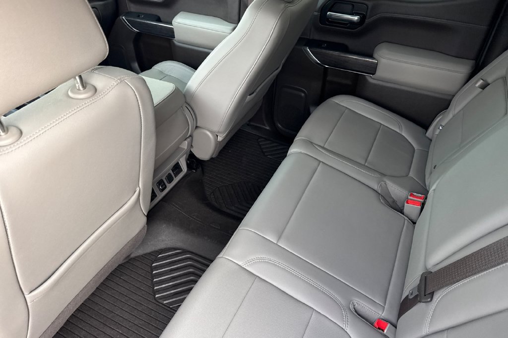 Used 2020 Chevrolet Silverado 1500 LTZ AWD/4WD image 15