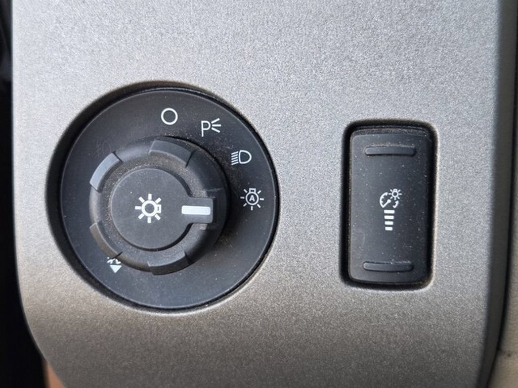Used 2011 Ford F250 Lariat w/ Lariat Interior Pkg RWD image 28