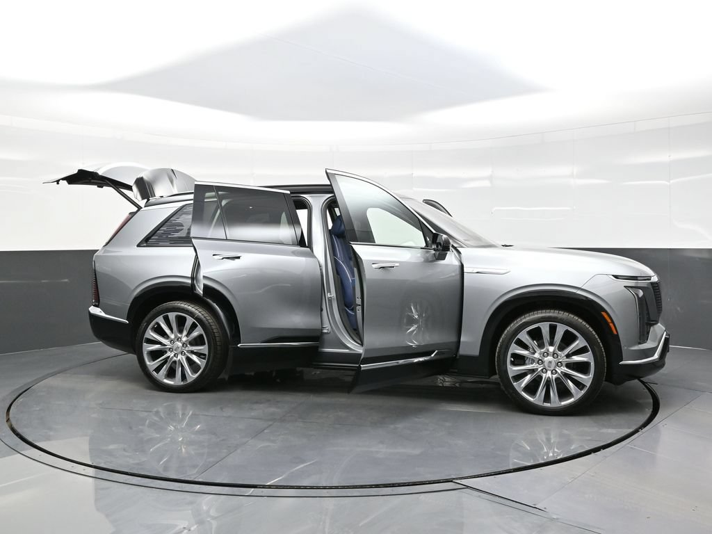 New 2026 Cadillac Vistiq Premium Luxury w/ LPO, Floor Liner Package AWD/4WD image 40