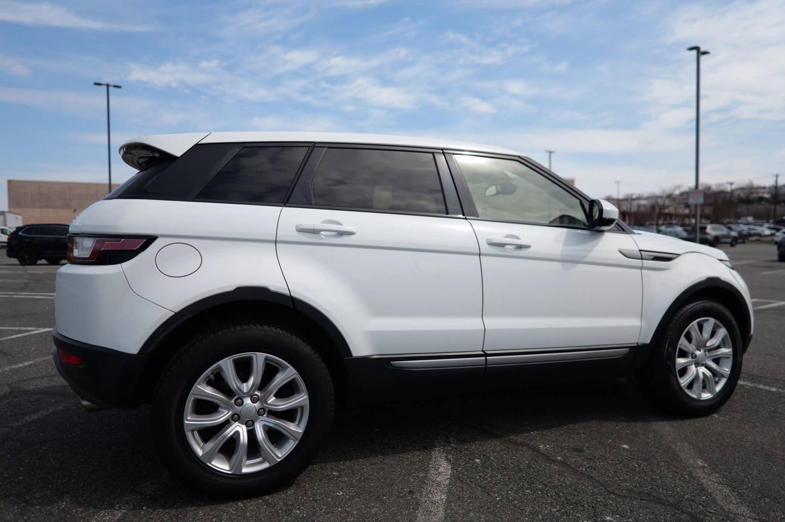 Used 2018 Land Rover Range Rover Evoque image 10