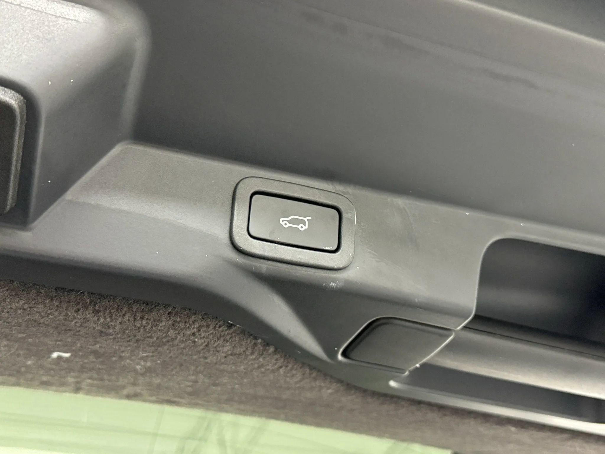 Used 2016 Land Rover Range Rover Sport SE image 42