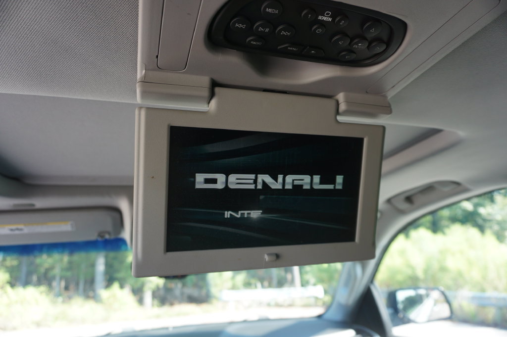 Used 2019 GMC Yukon Denali w/ Denali Ultimate Package RWD image 16
