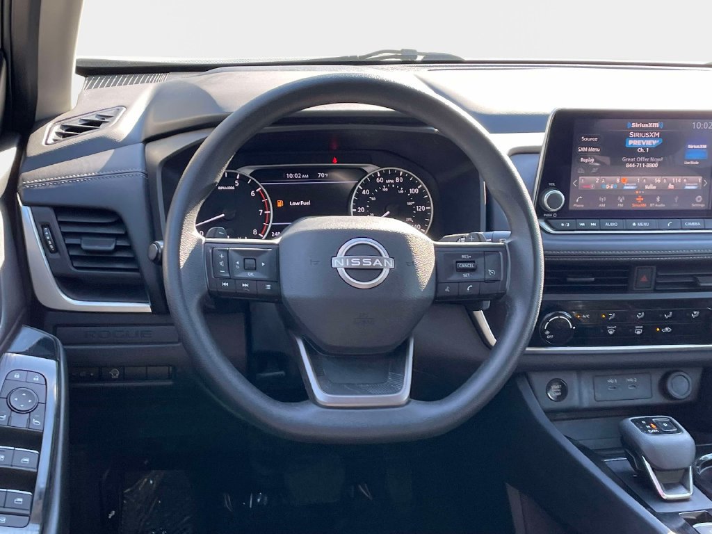 Used 2025 Nissan Rogue S AWD/4WD image 17