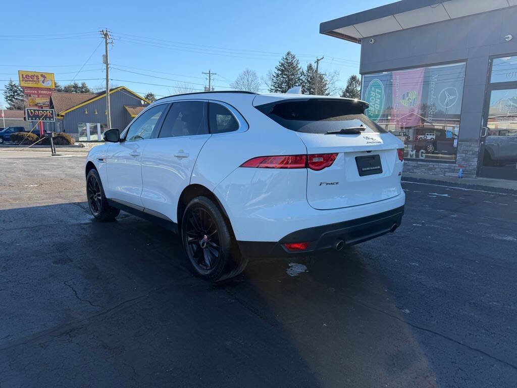 Used 2017 Jaguar F-PACE Prestige image 3