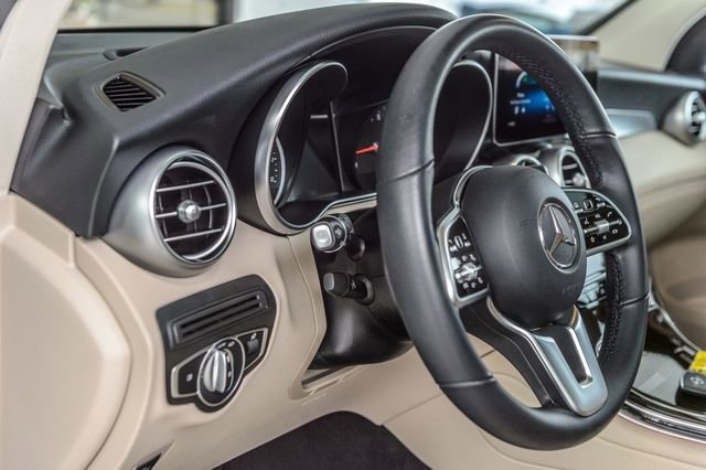 Used 2021 Mercedes-Benz GLC 300 4MATIC image 29