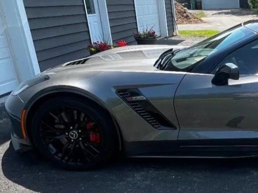 Used 2015 Chevrolet Corvette Z06 w/ 3LZ Preferred Equipment Group RWD image 4