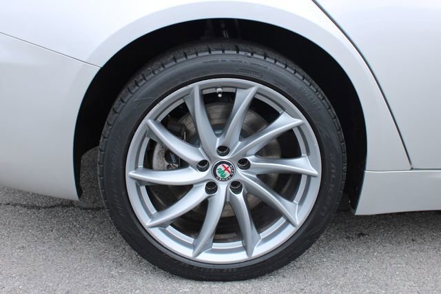 Used 2017 Alfa Romeo Giulia Sprint w/ Cold Weather Package image 37