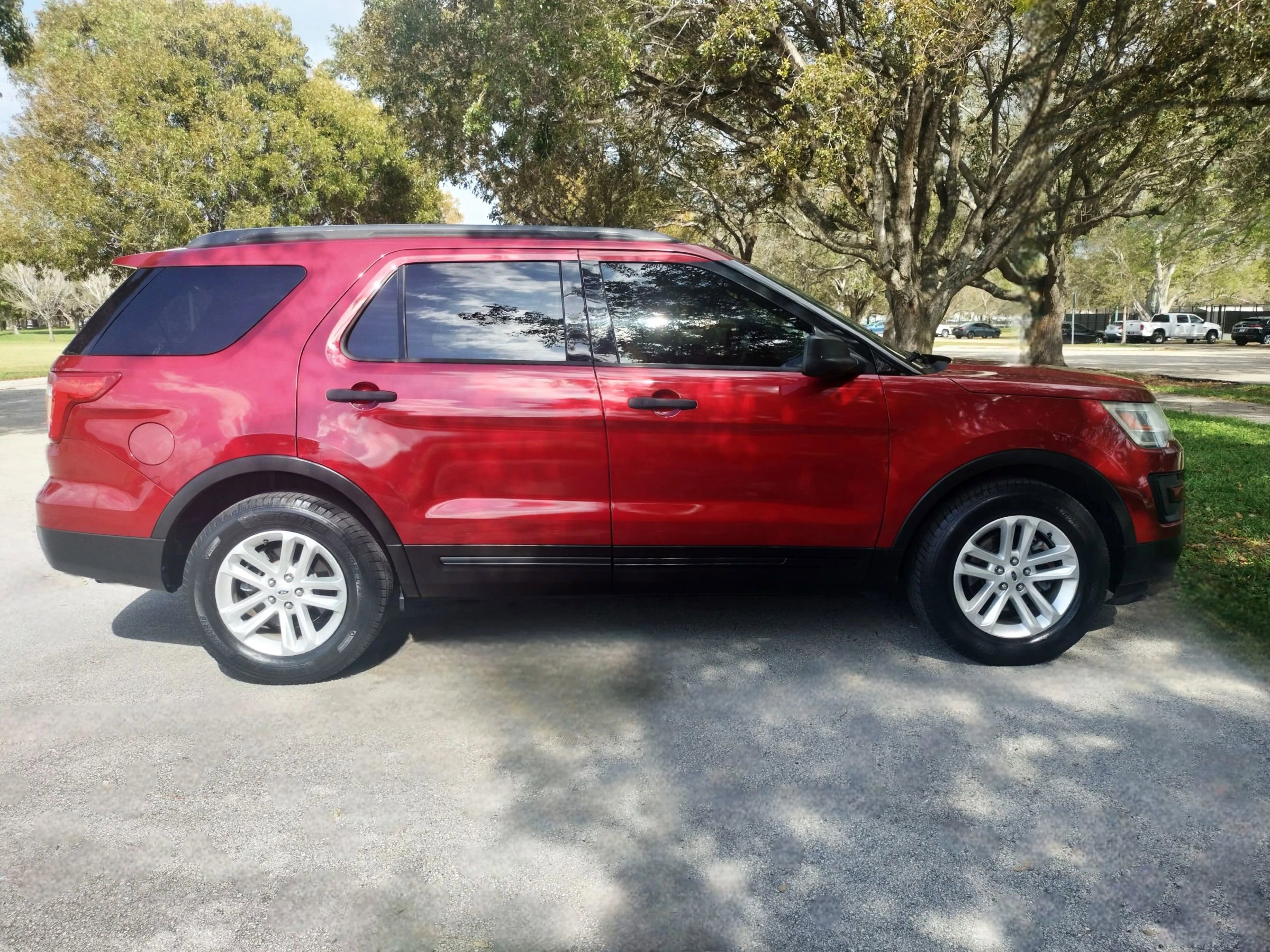 Used 2017 Ford Explorer FWD image 9