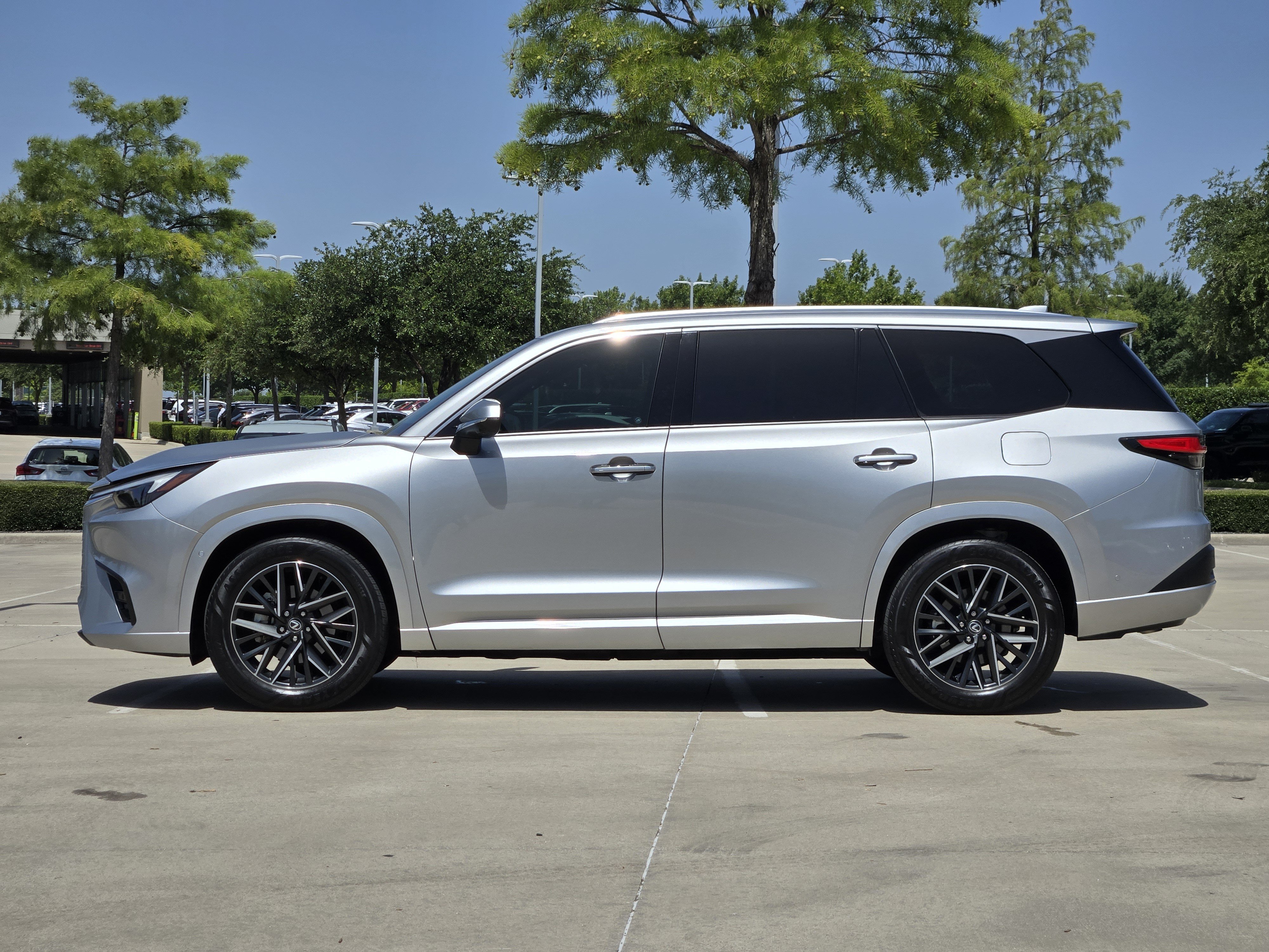 Used 2024 Lexus TX 350 FWD w/ Technology Package image 2