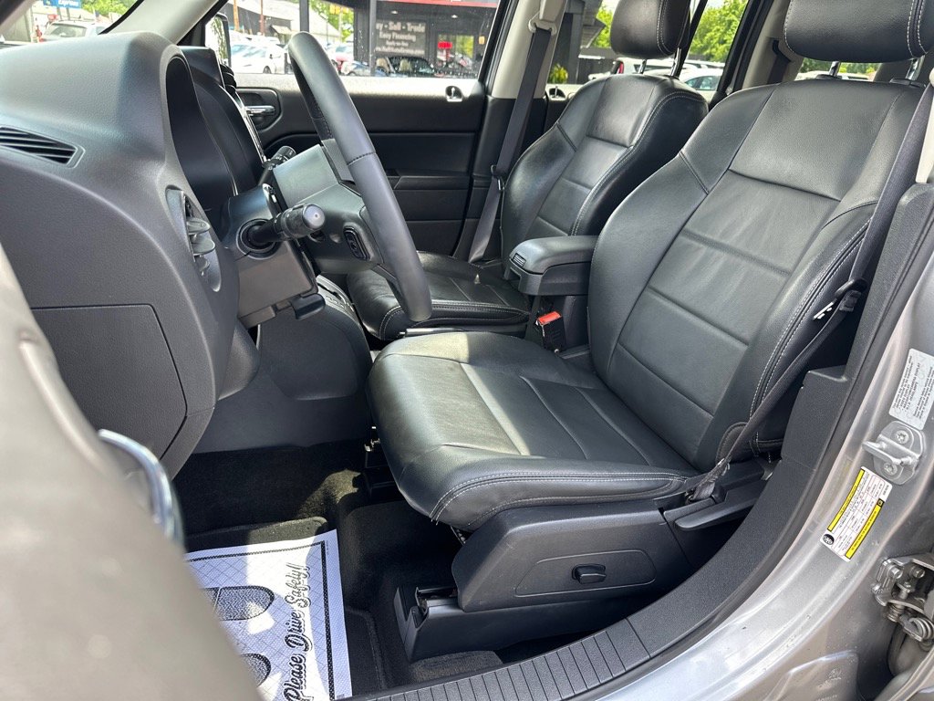 Used 2016 Jeep Patriot High Altitude AWD/4WD image 15