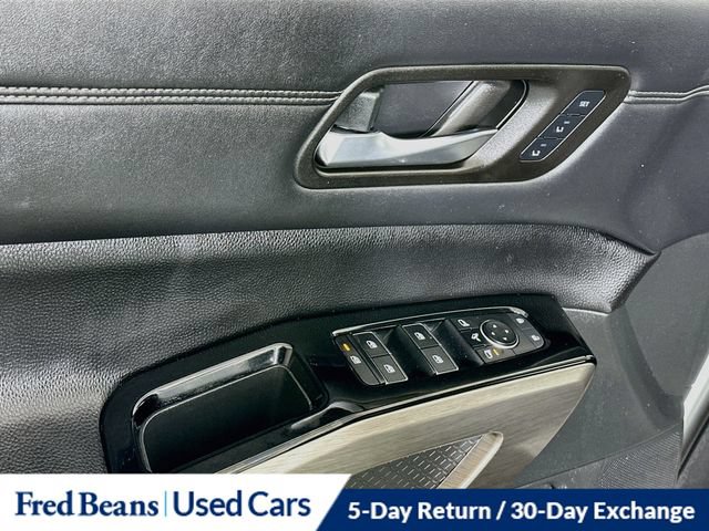 Certified 2024 Nissan Pathfinder Platinum w/ Black Appearance Package AWD/4WD image 25