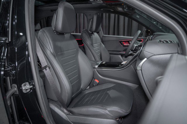 Certified 2026 Mercedes-Benz GLC 350e 4MATIC image 13