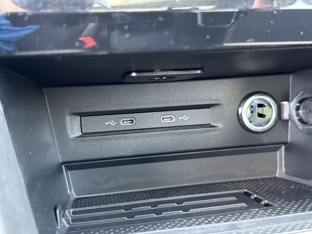 New 2025 Volkswagen Taos SE AWD/4WD image 35