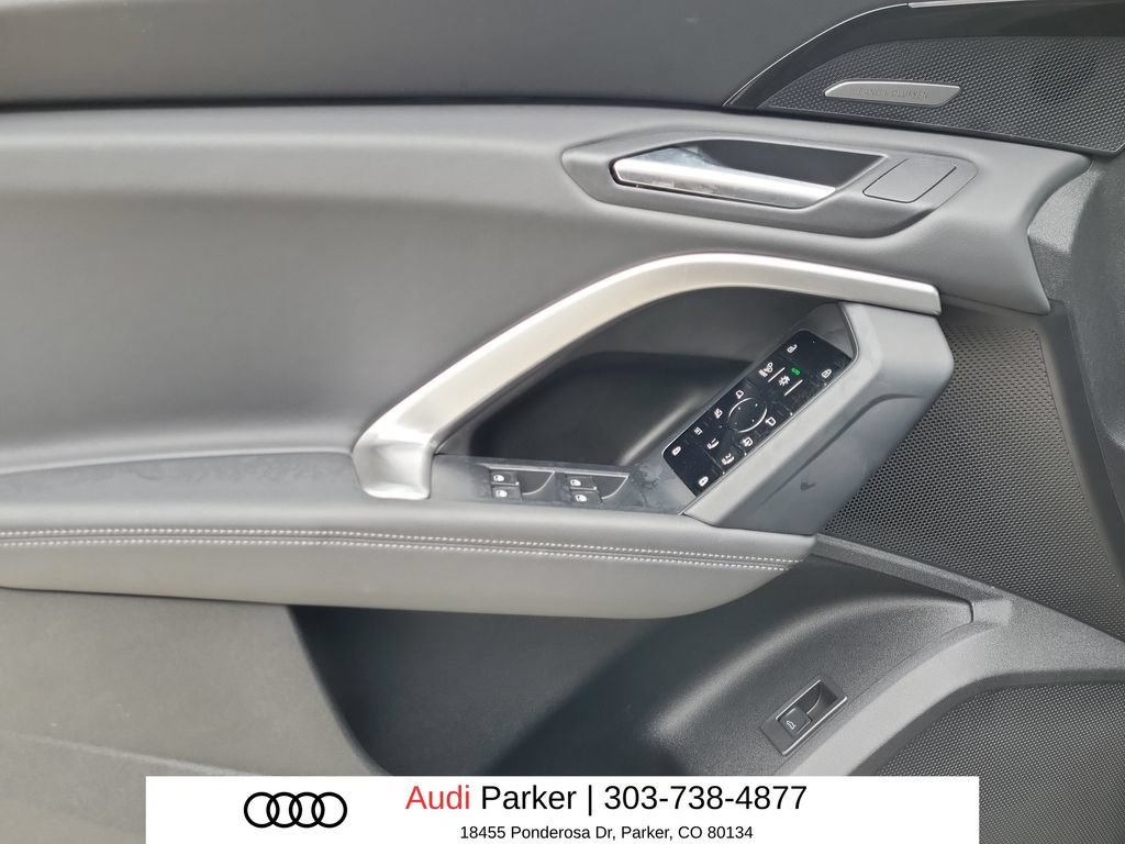 Used 2025 Audi Q5 Premium Plus w/ Premium Plus AWD/4WD image 6