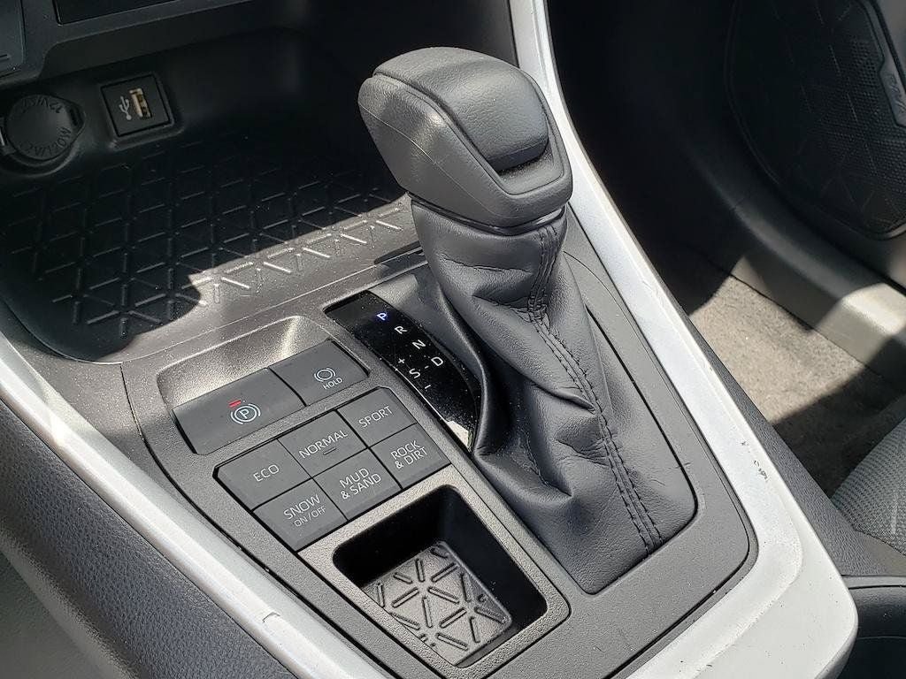 Certified 2025 Toyota RAV4 XLE AWD/4WD image 26