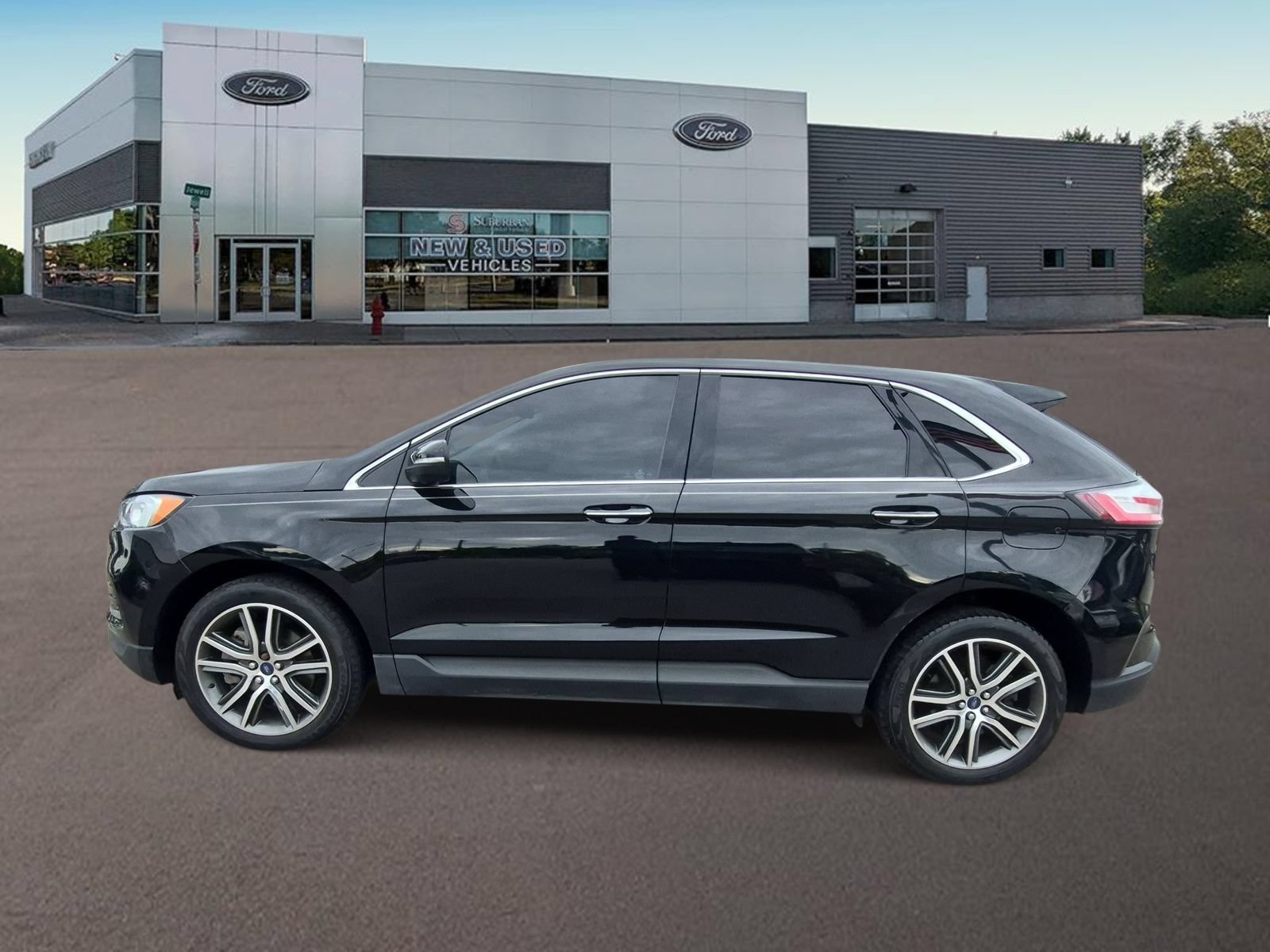 Used 2021 Ford Edge Titanium w/ Class II Trailer Tow Package AWD/4WD image 6