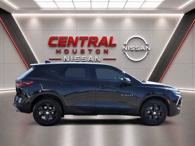 Used 2025 Chevrolet Blazer LT AWD/4WD image 5
