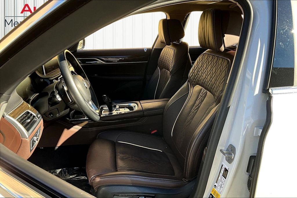 Used 2022 BMW 750i xDrive w/ Executive Package image 21
