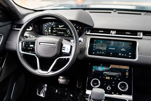 Used 2021 Land Rover Range Rover Velar R-Dynamic S image 28