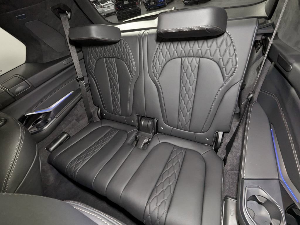Used 2026 BMW X7 M60i image 57